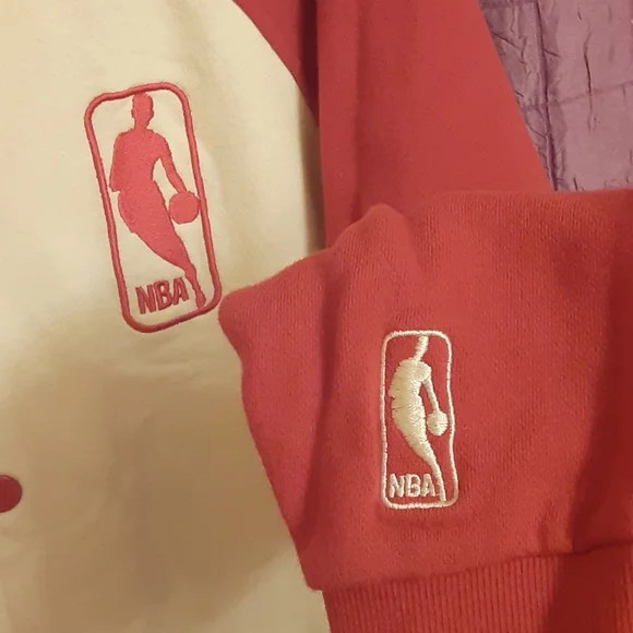 NBA Red and Cream Lightweight Jacket - Picture 3 of 4